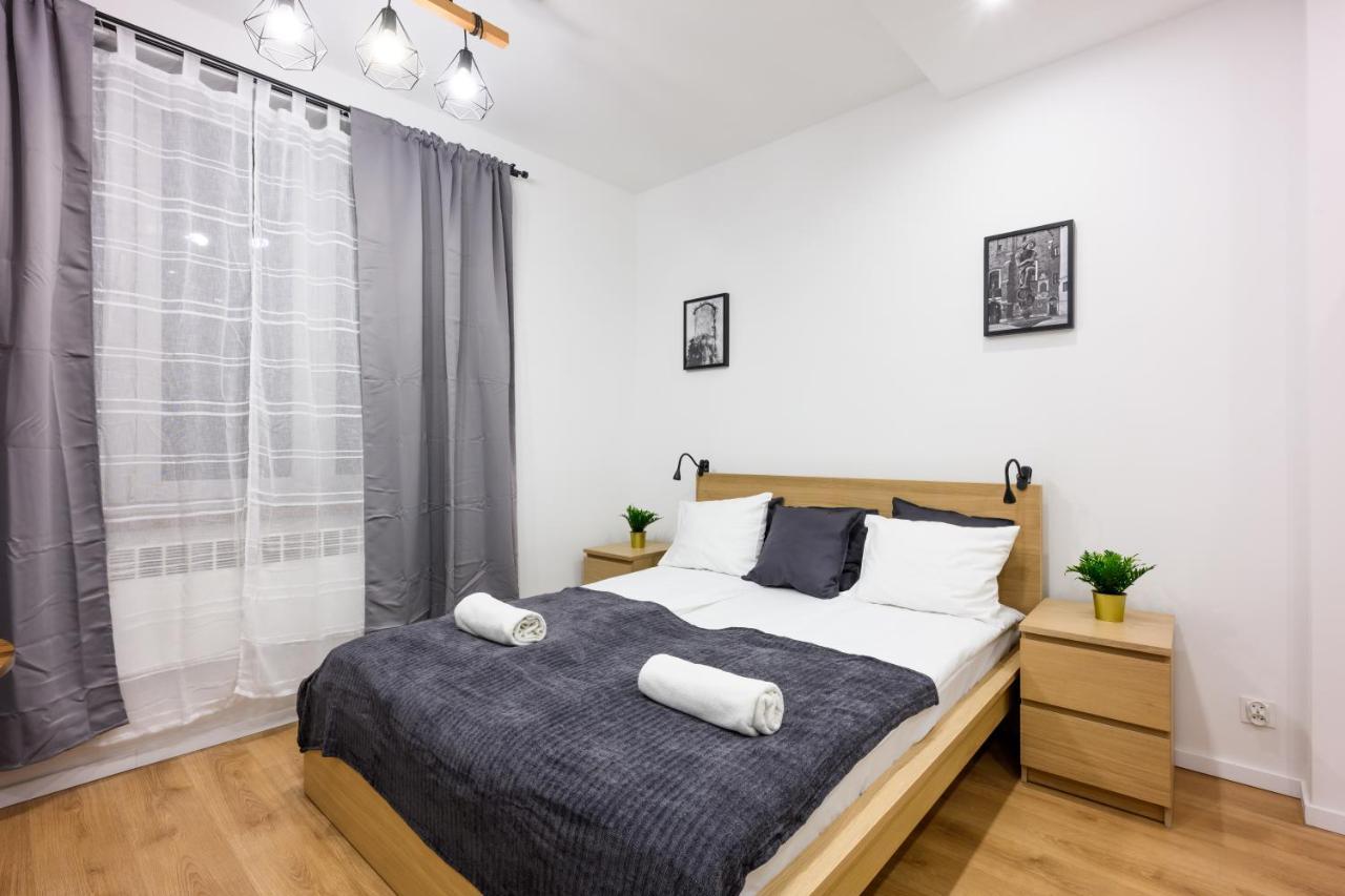 Cracow Rent Apartments - Spacious Apartments For 2-7 People In Quiet Area - Kolberga Street Nr 3 - 10 Min To Main Square By Foot Krakow Exterior photo